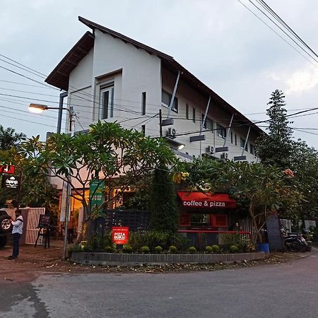 Roemah 28 Syariah Hotel Medan Kültér fotó