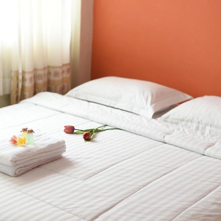 Roemah 28 Syariah Hotel Medan Kültér fotó