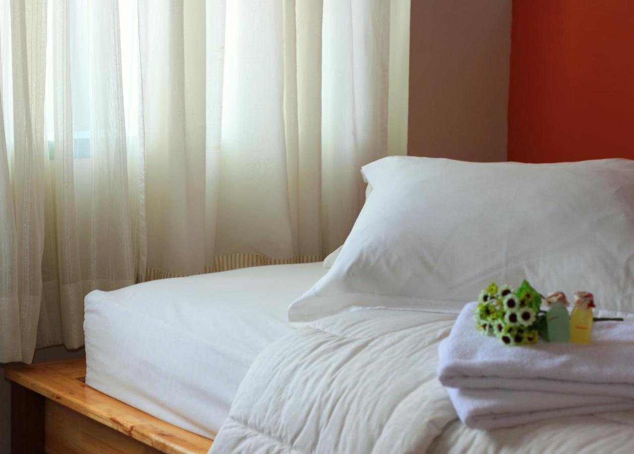 Roemah 28 Syariah Hotel Medan Kültér fotó