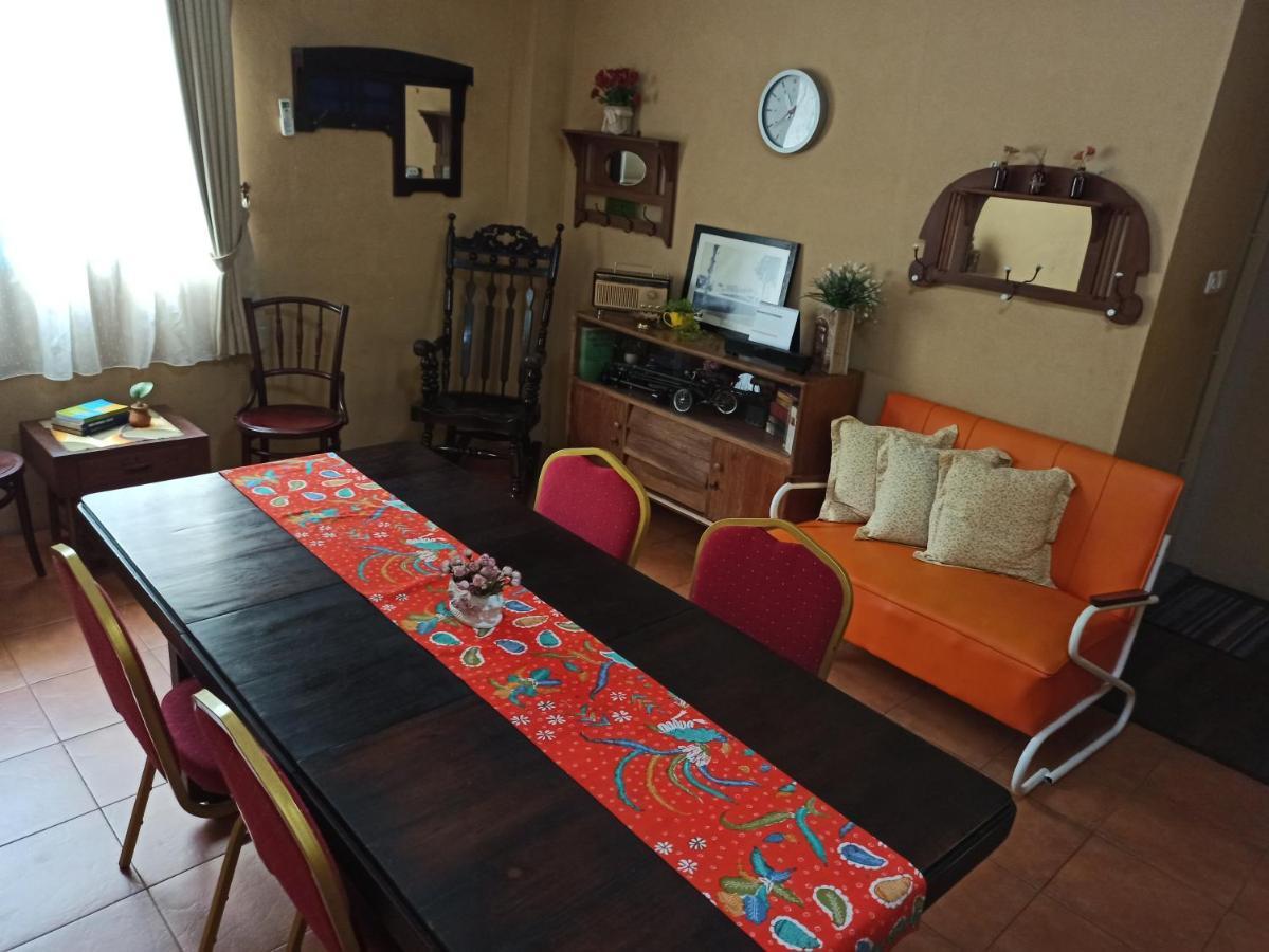 Roemah 28 Syariah Hotel Medan Kültér fotó